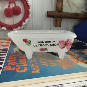 1960 milk glass bath tub “Detroit Michigan”